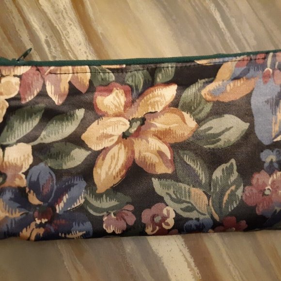 Hand Crafted Make-up Travel Bags Vintage Floral Theme Satin Or Tapestry - Picture 10 of 10